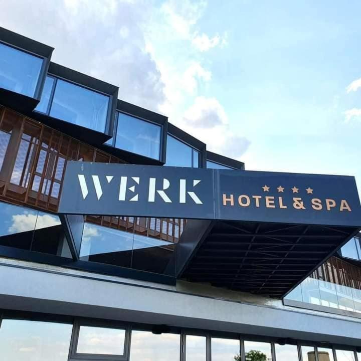 Werk Hotel & Spa Хунедоара Екстериор снимка